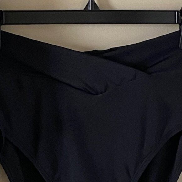 Black V-Neck Tankini Set (with adjustable draw-string sides) - Picture 4 of 5